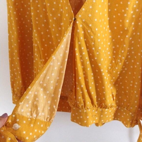 Madewell Wrap Top in Star Scatter Yellow Cotton Cropped Boho Preppy Size S - Picture 10 of 13
